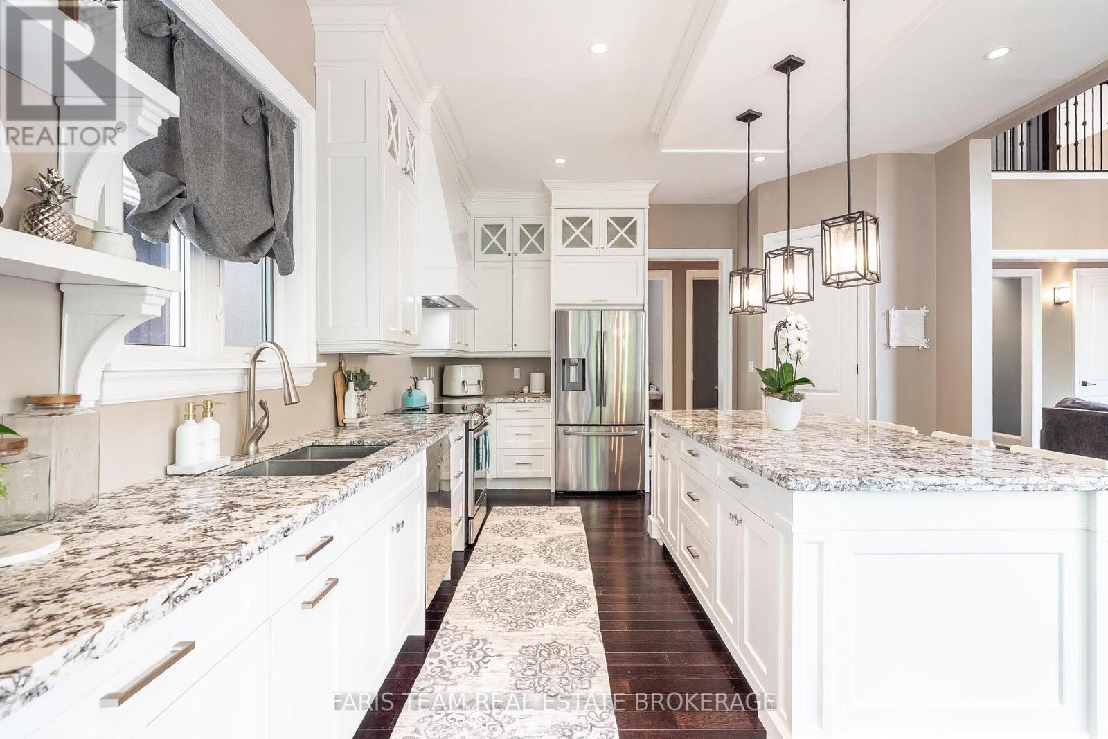 400 Lloyd'S Lane, King, ON