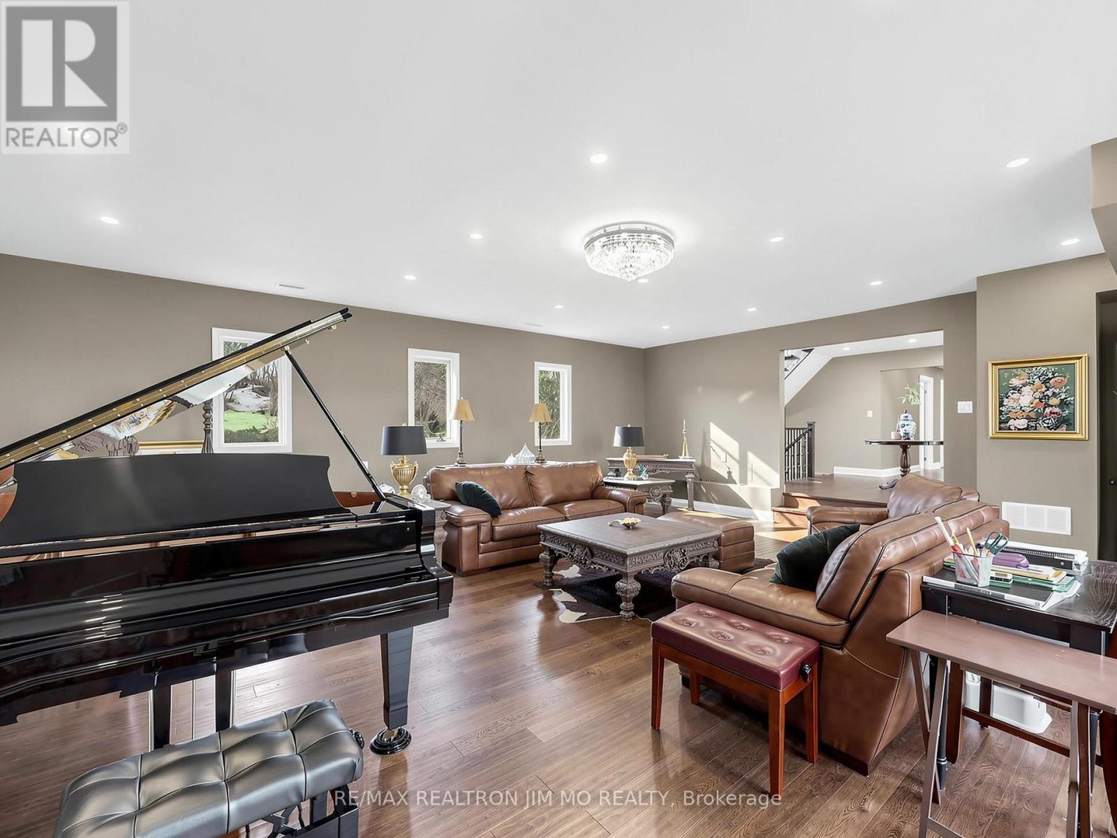 1785 Davis Drive W, King, ON