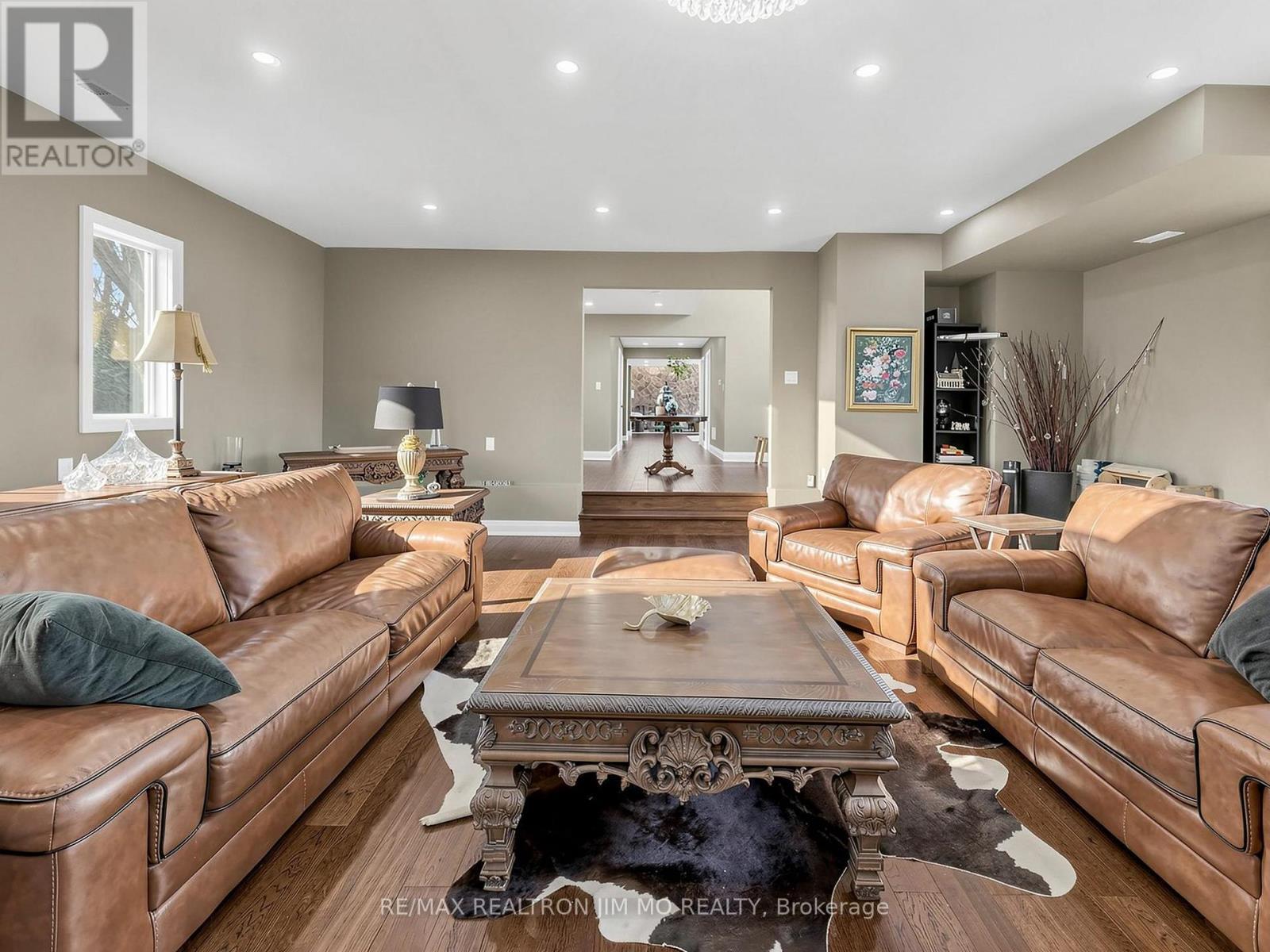 1785 Davis Drive W, King, ON