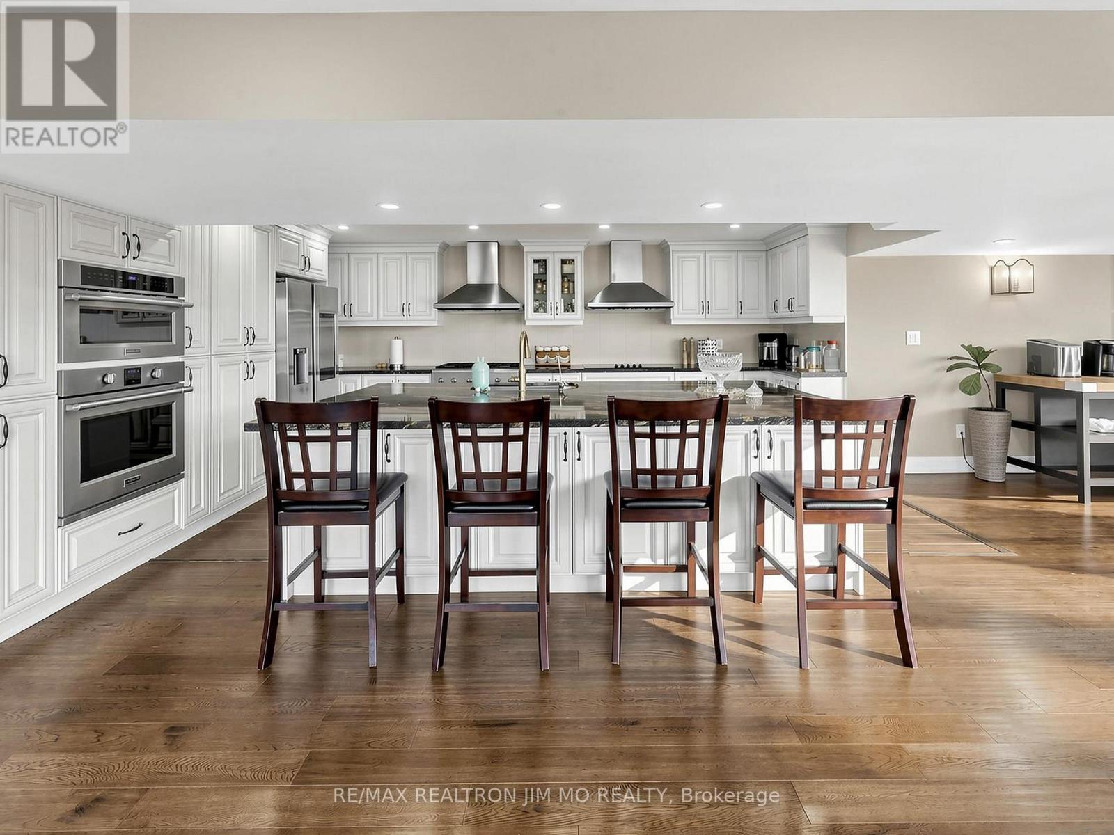 1785 Davis Drive W, King, ON