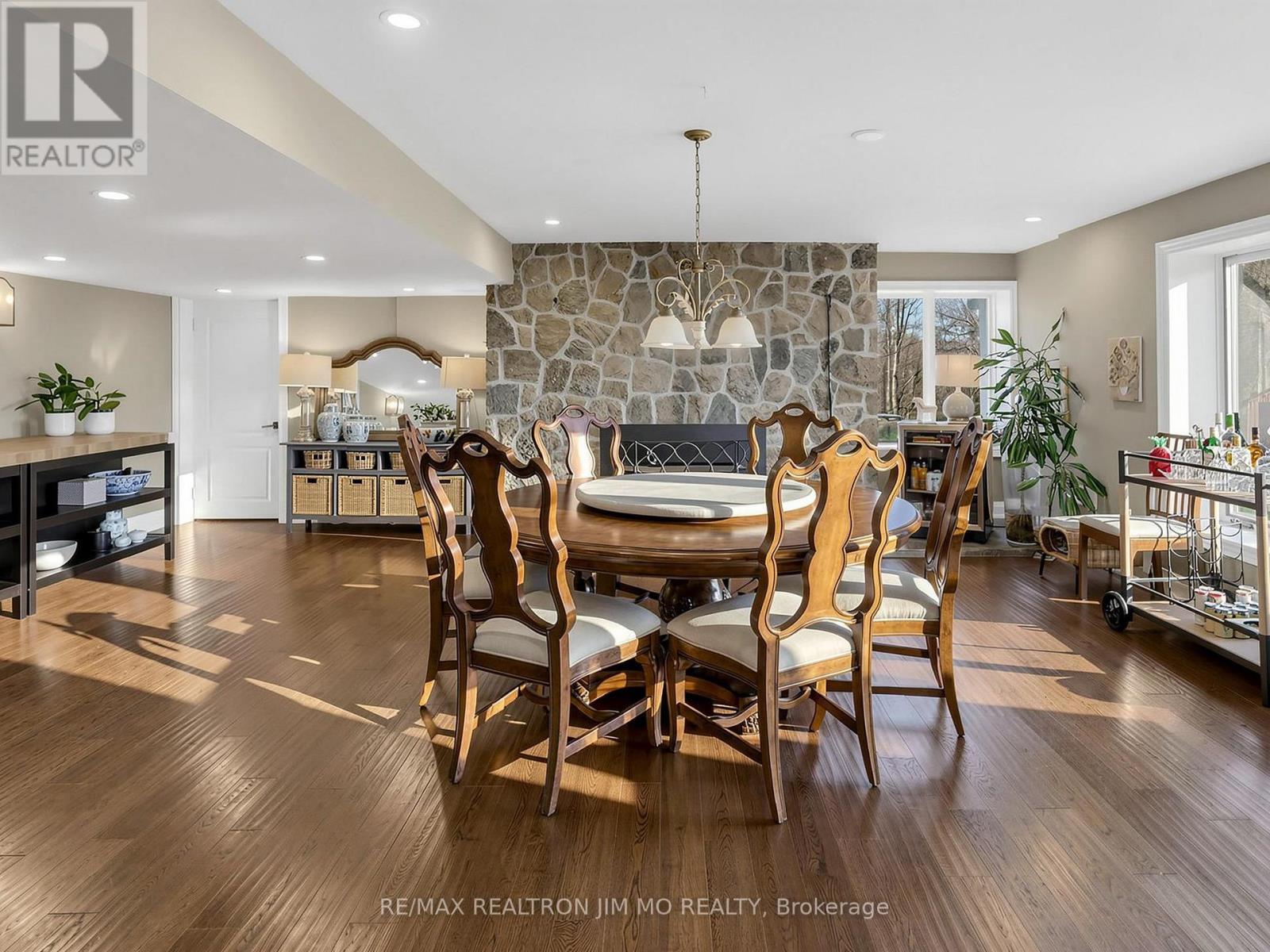 1785 Davis Drive W, King, ON