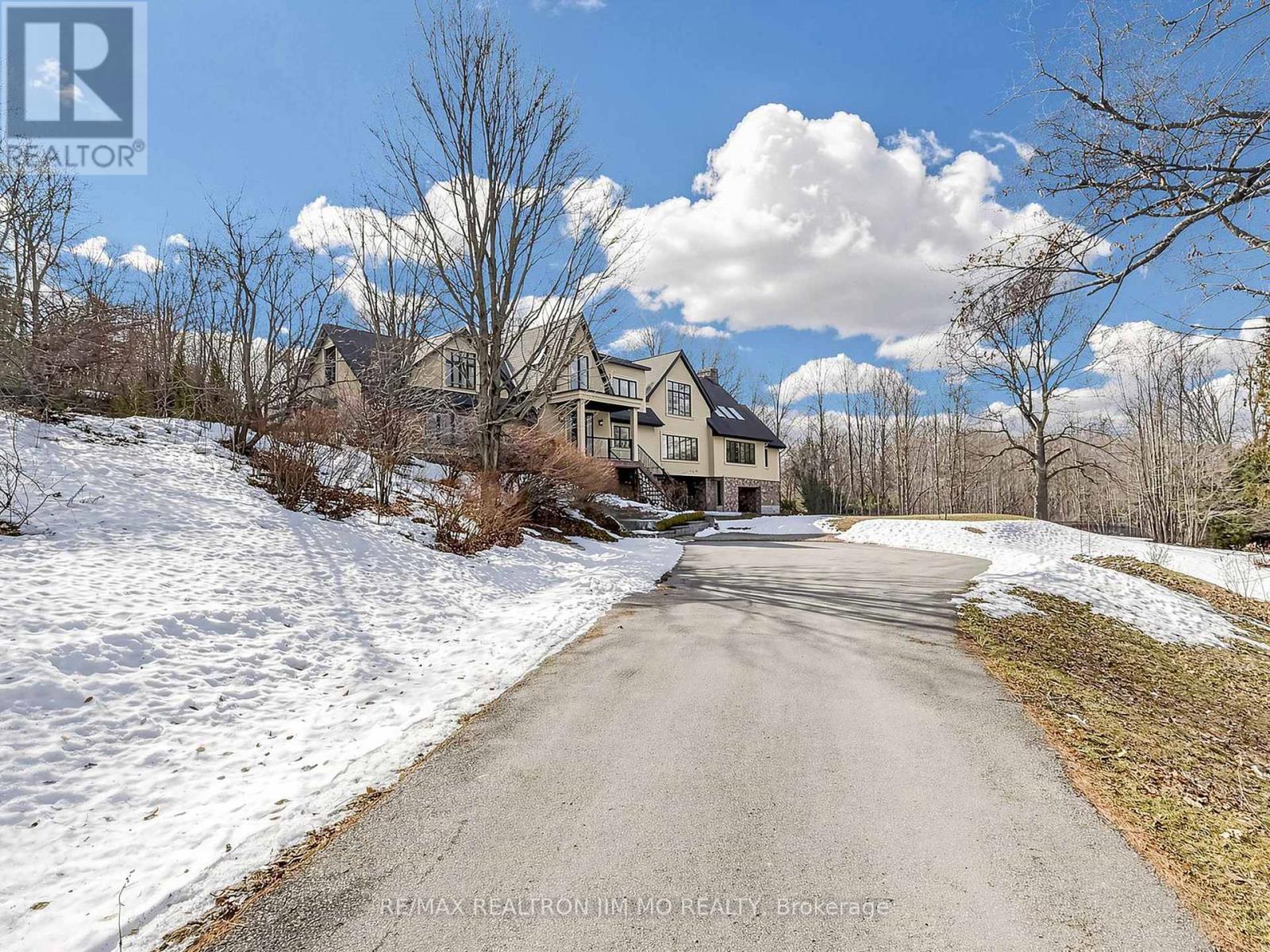 1785 Davis Drive W, King, ON