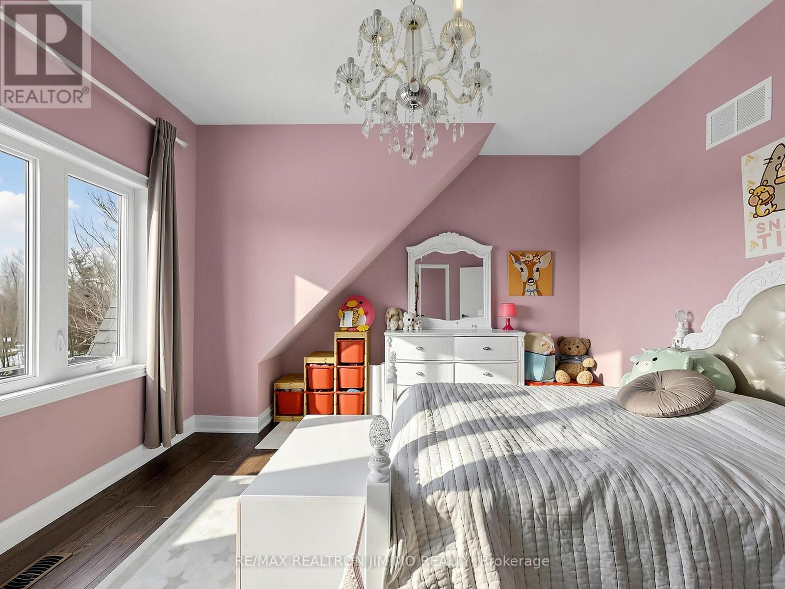 1785 Davis Drive W, King, ON
