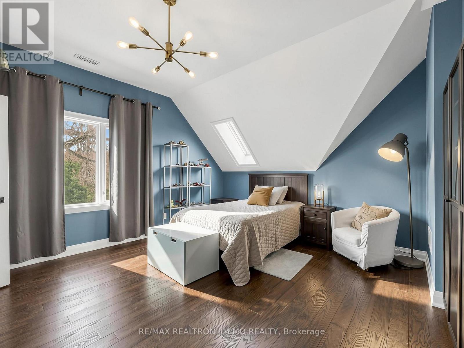 1785 Davis Drive W, King, ON