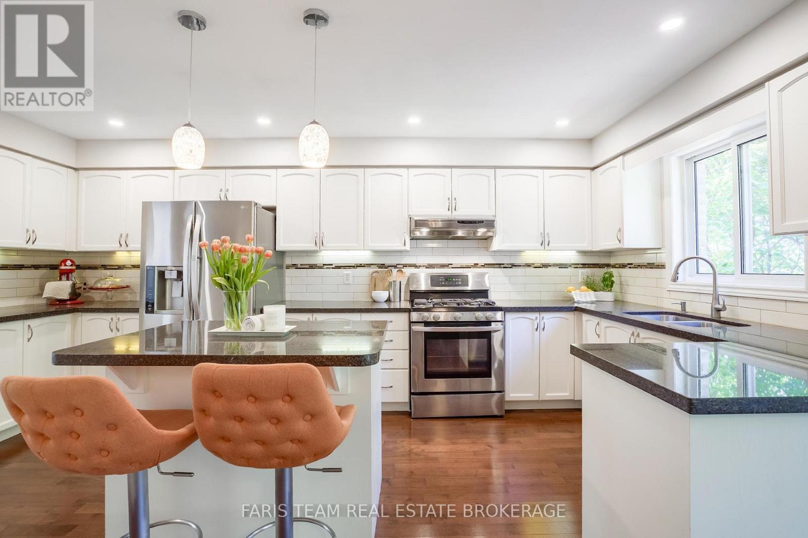 46 Bell Street, Barrie, ON
