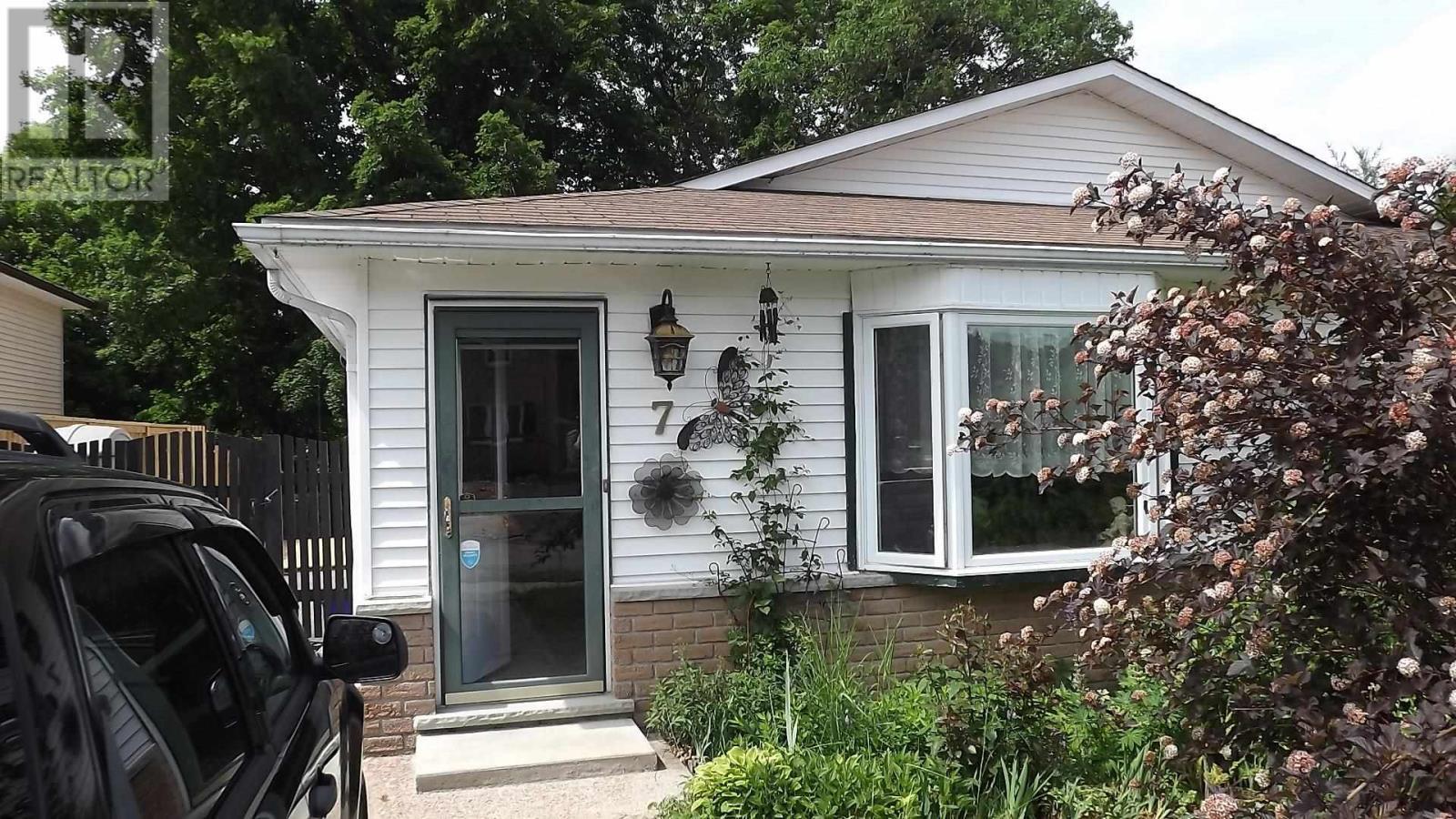 7 Feltz Rd, Elliot Lake, ON
