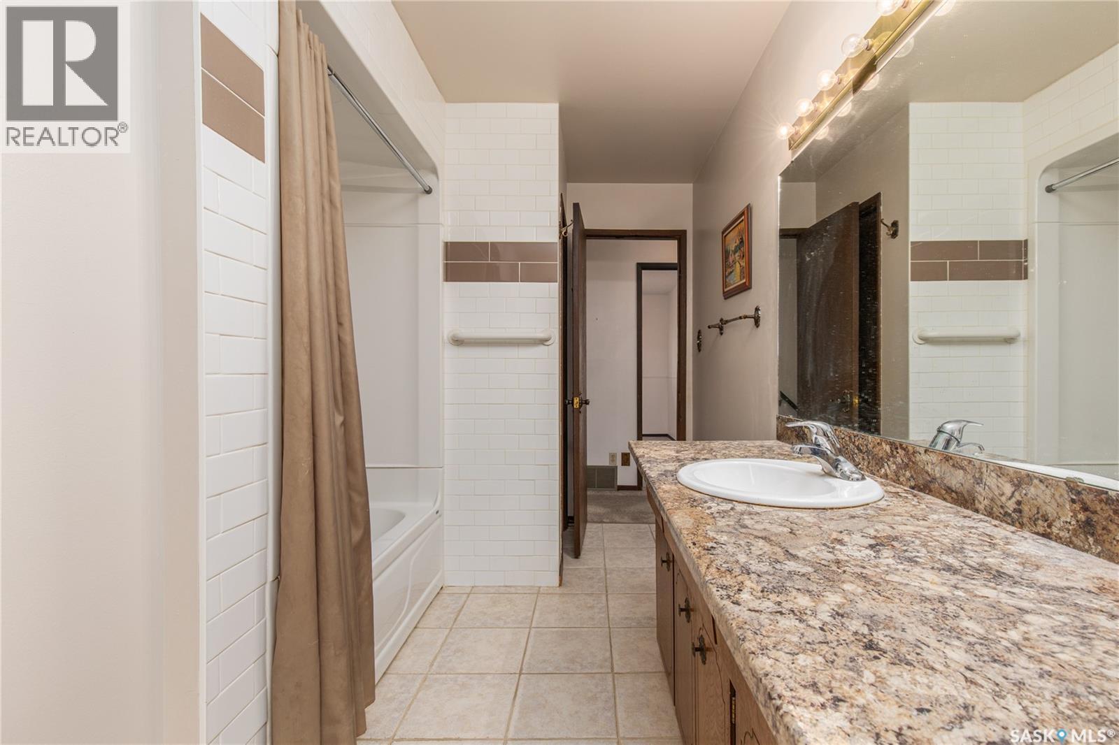 1229 Pascoe Drive W, Moose Jaw, SK