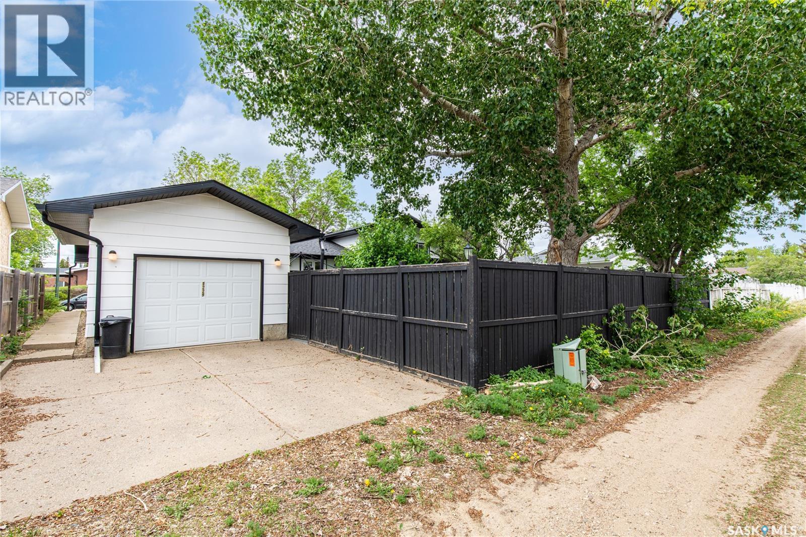 1229 Pascoe Drive W, Moose Jaw, SK