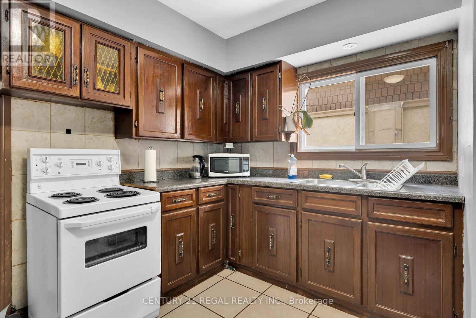 942 Tecumseh Road E, Windsor, ON