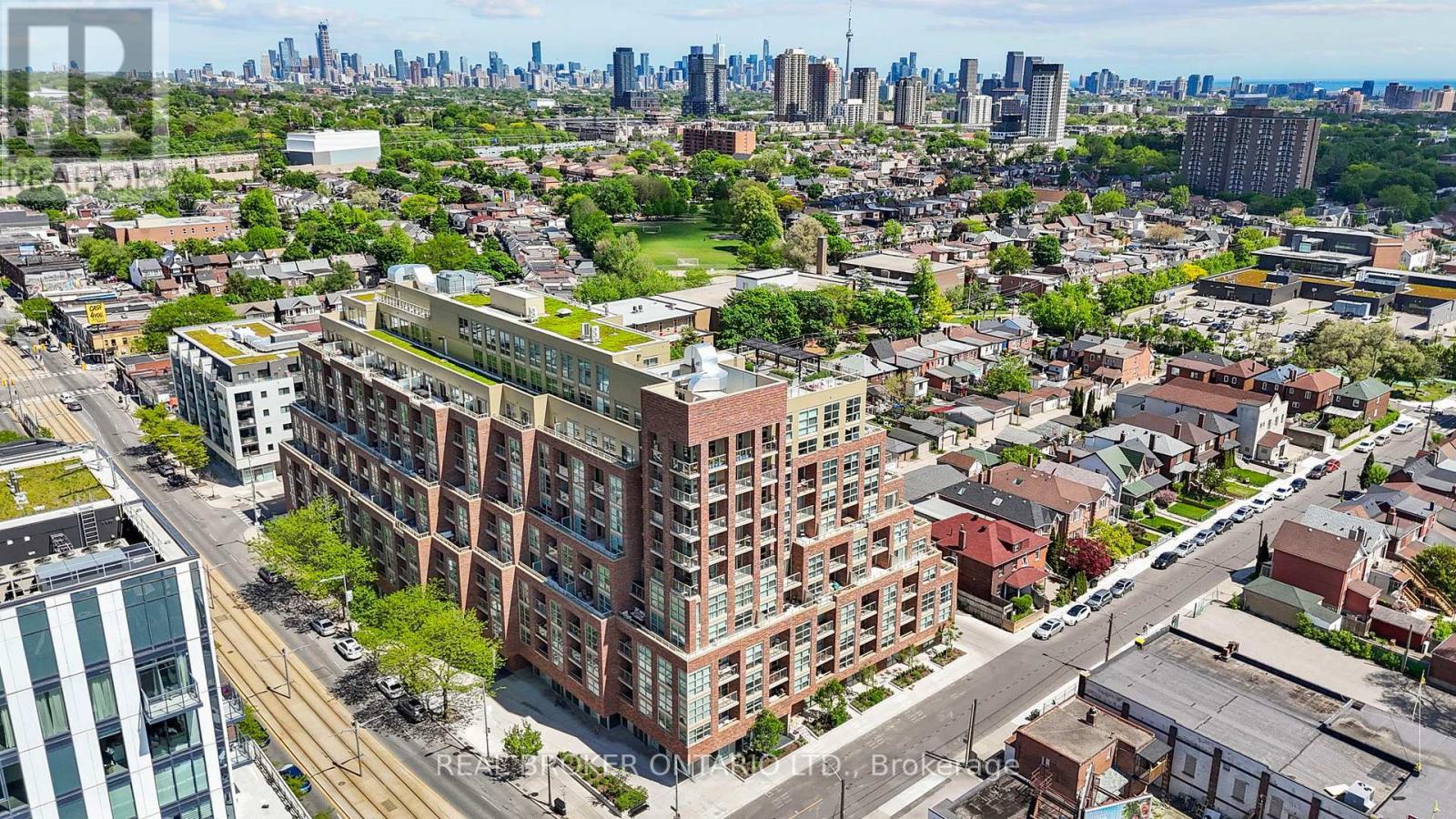 Drone view - 920 - 1787 St Clair Avenue W, Toronto, ON
