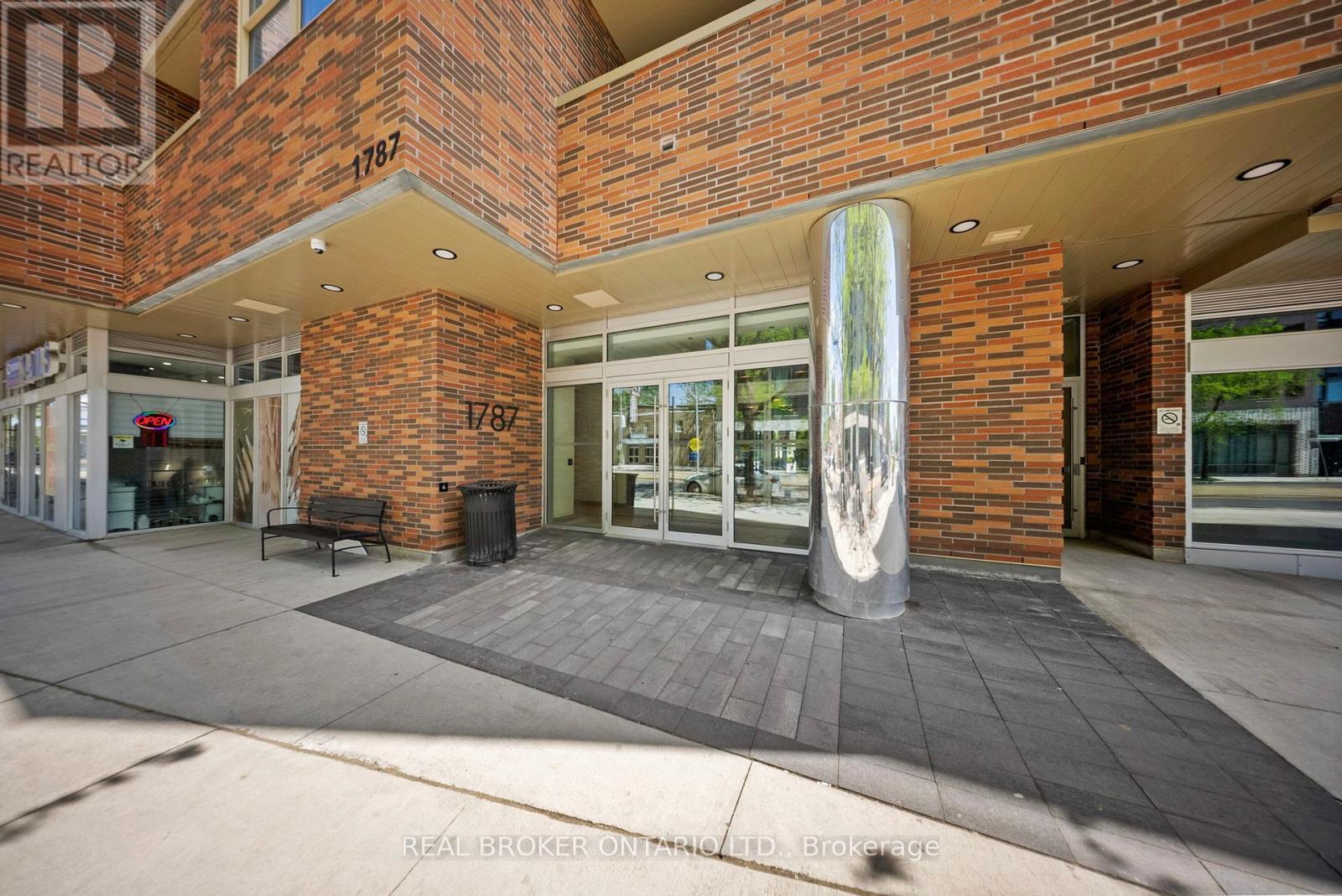 Front Entrance - 920 - 1787 St Clair Avenue W, Toronto, ON