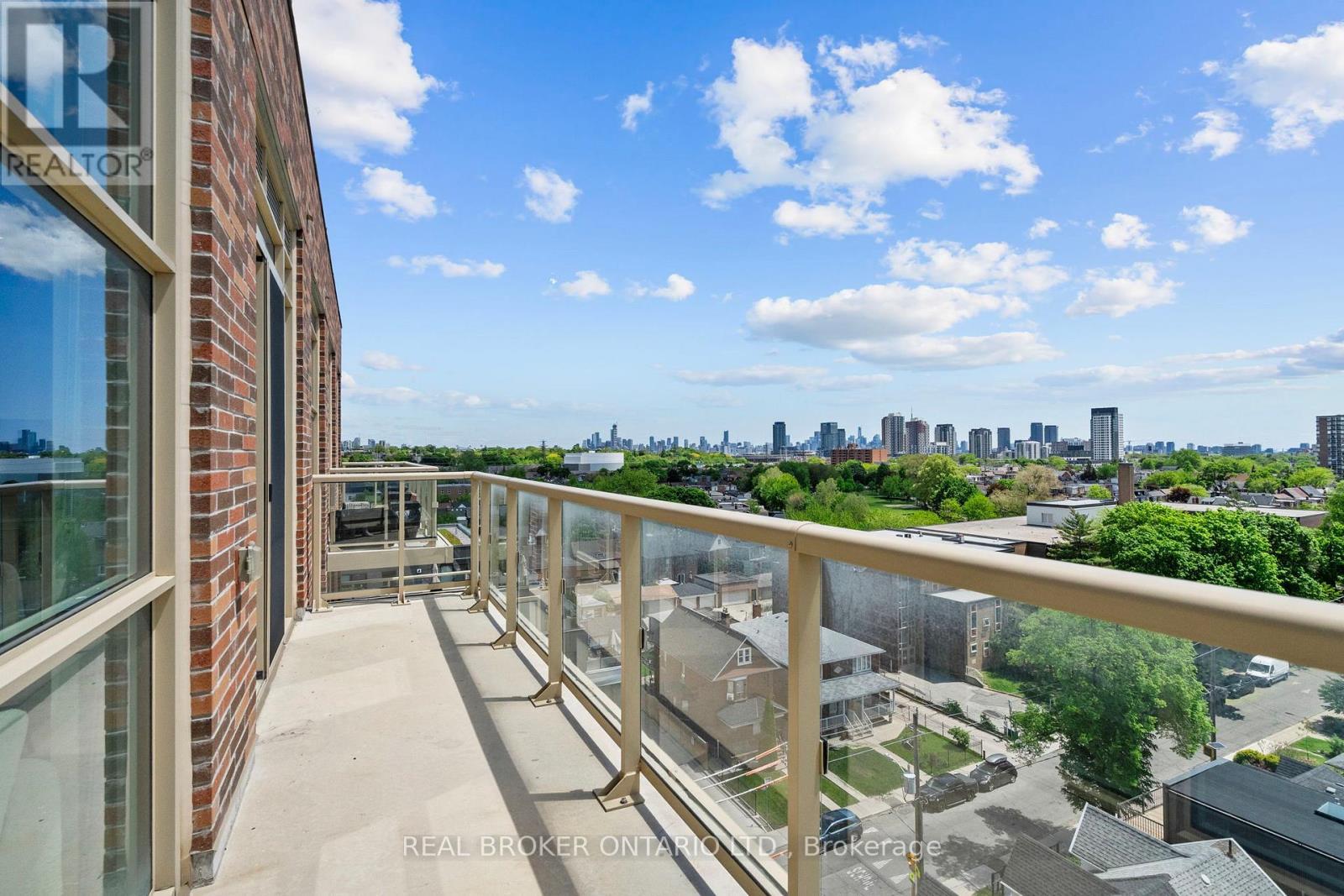 Oversized balcony - 920 - 1787 St Clair Avenue W, Toronto, ON