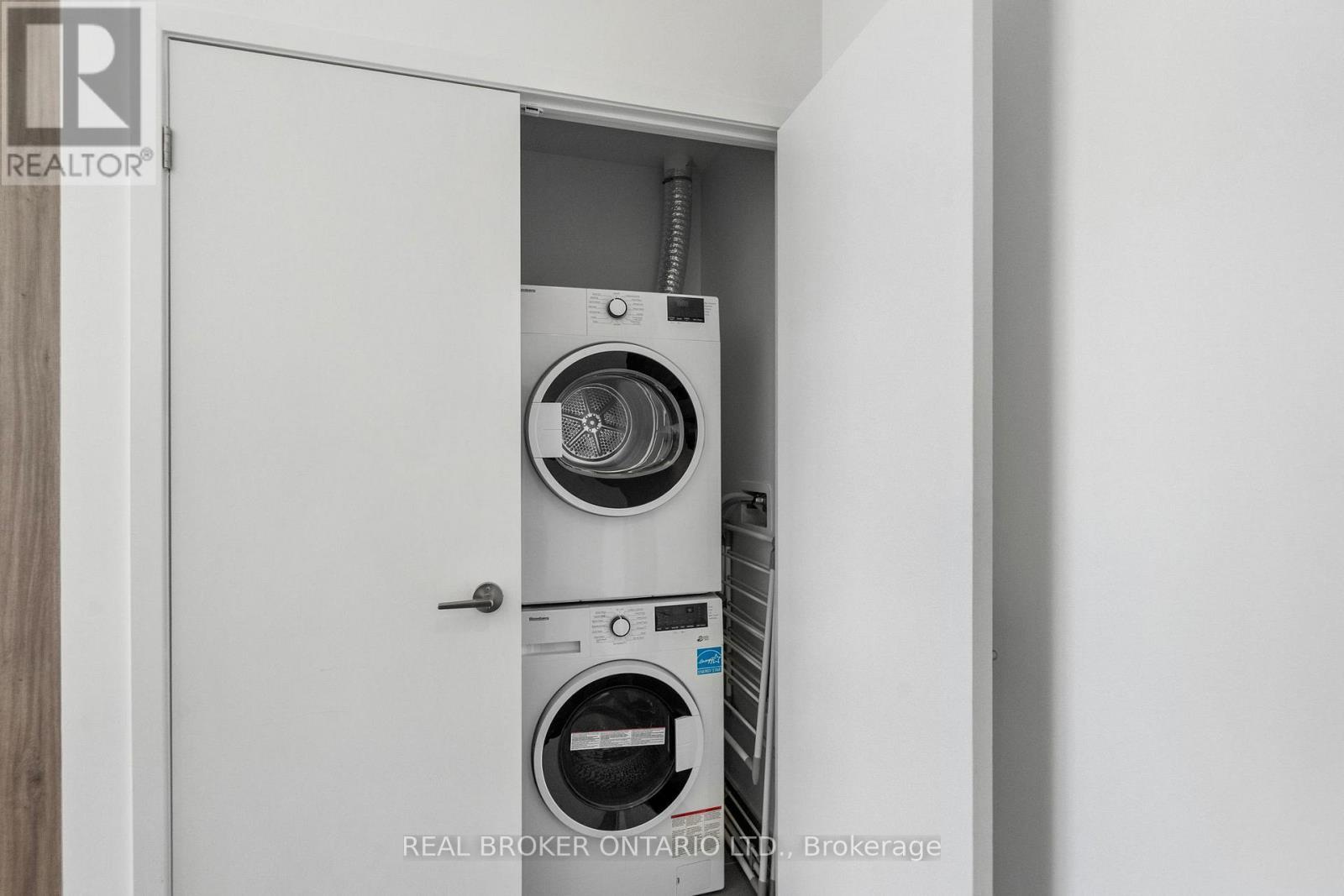 Laundry - 920 - 1787 St Clair Avenue W, Toronto, ON