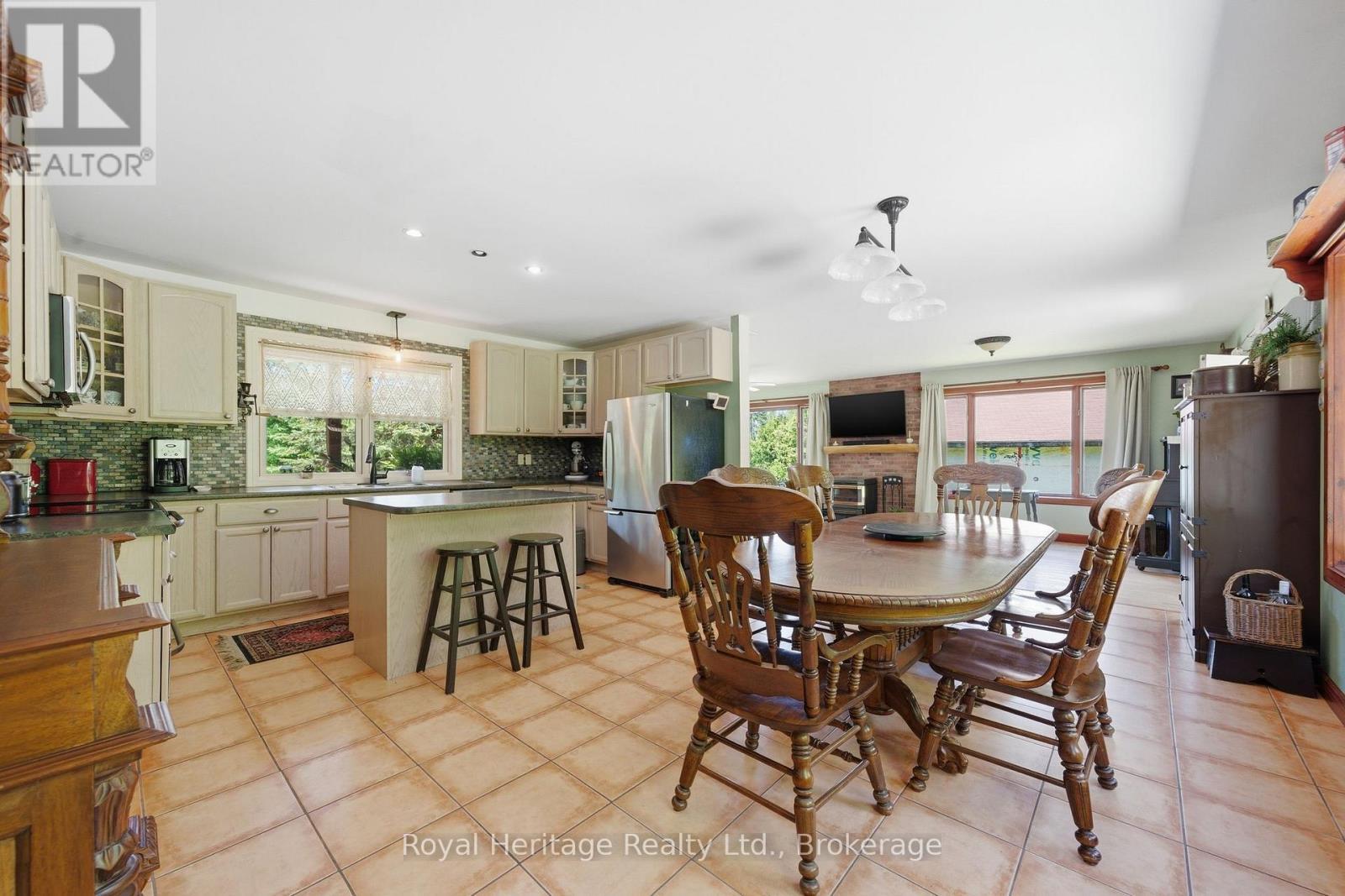 9312 Danforth Road, Hamilton Township, ON