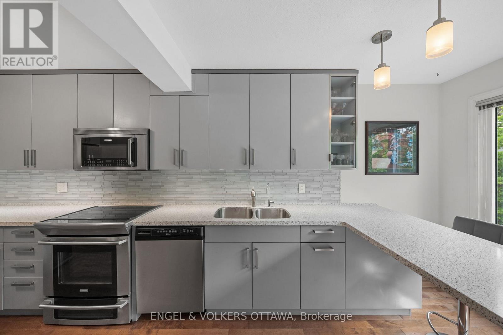 kitchen - 44 Dunbarton Court, Ottawa, ON