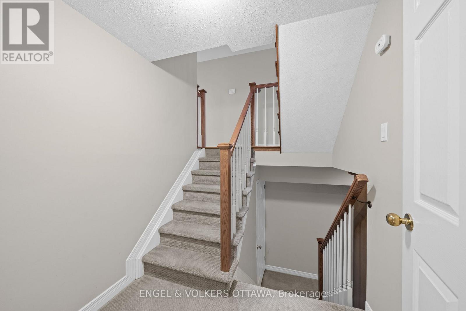 44 Dunbarton Court, Ottawa, ON
