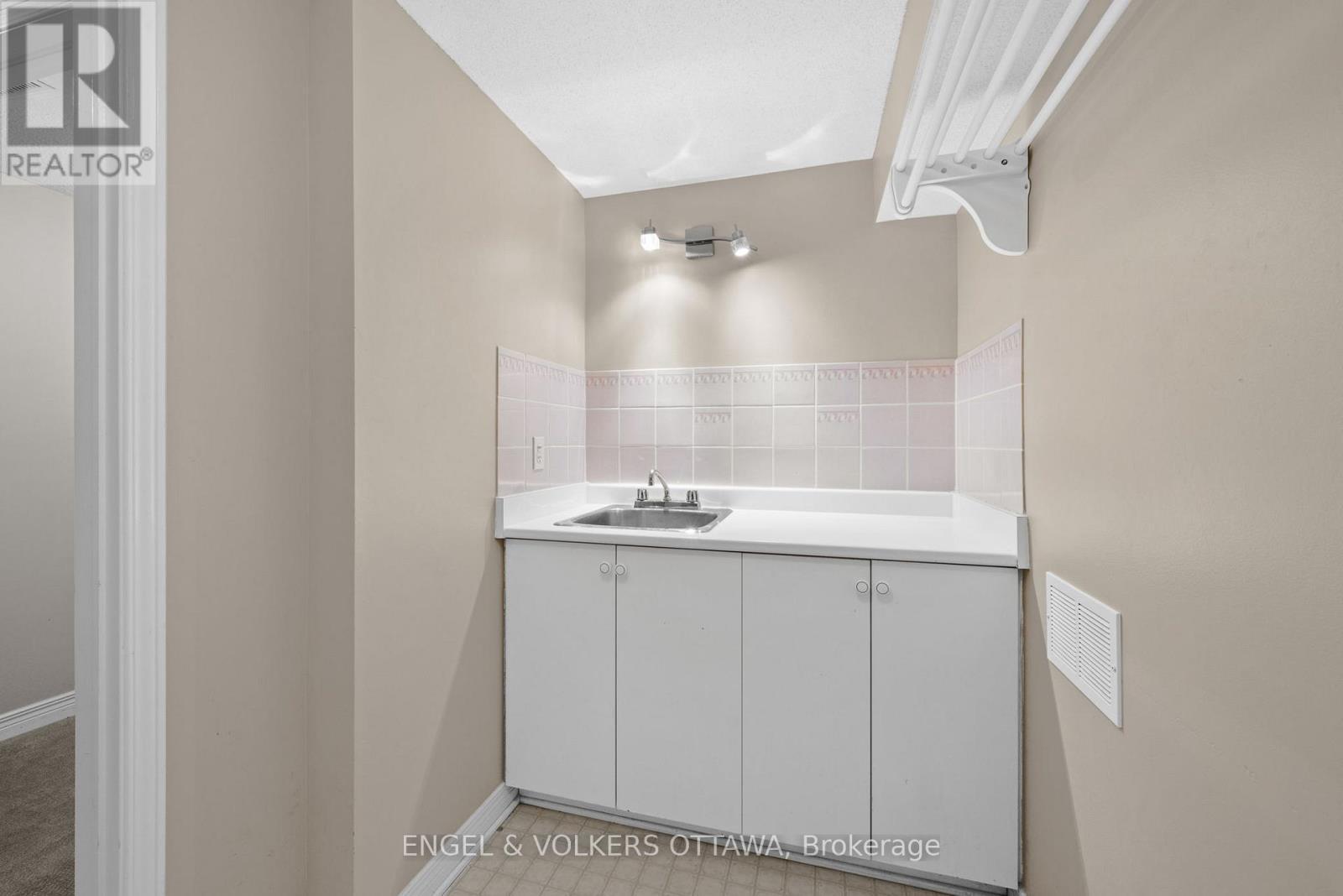 laundry room - 44 Dunbarton Court, Ottawa, ON