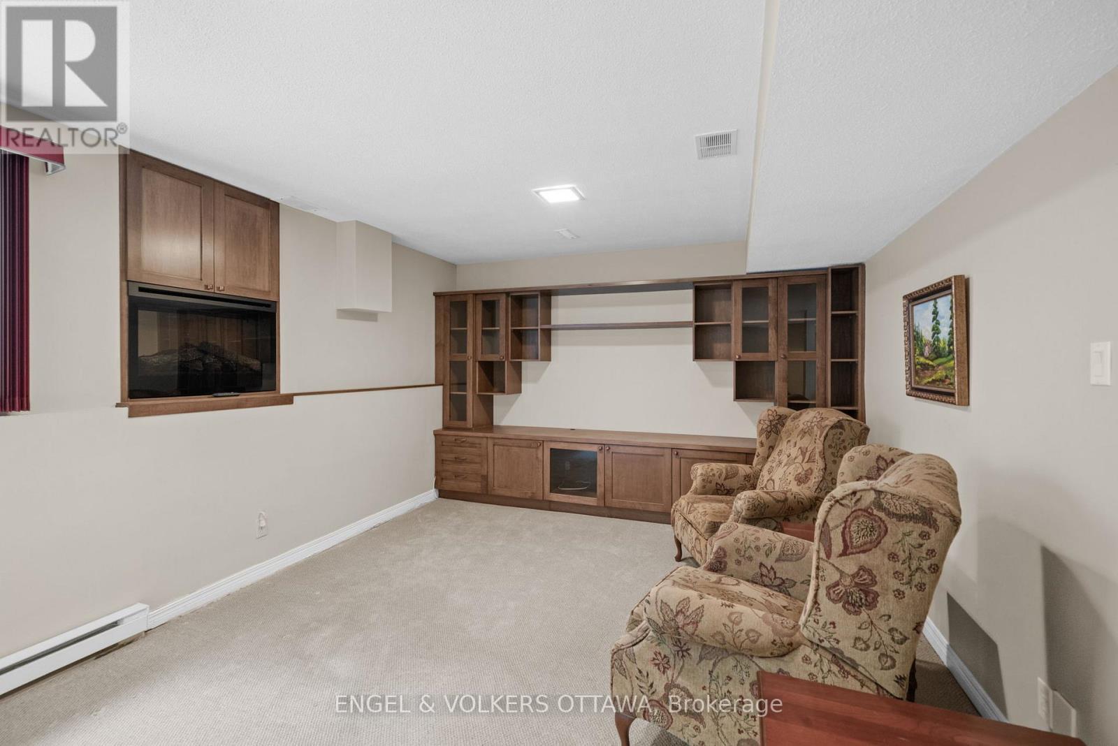 Lower level family room - 44 Dunbarton Court, Ottawa, ON