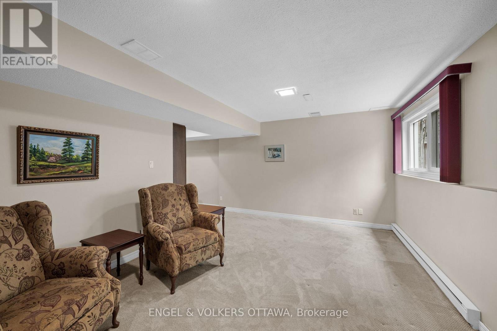 Lower level family room - 44 Dunbarton Court, Ottawa, ON