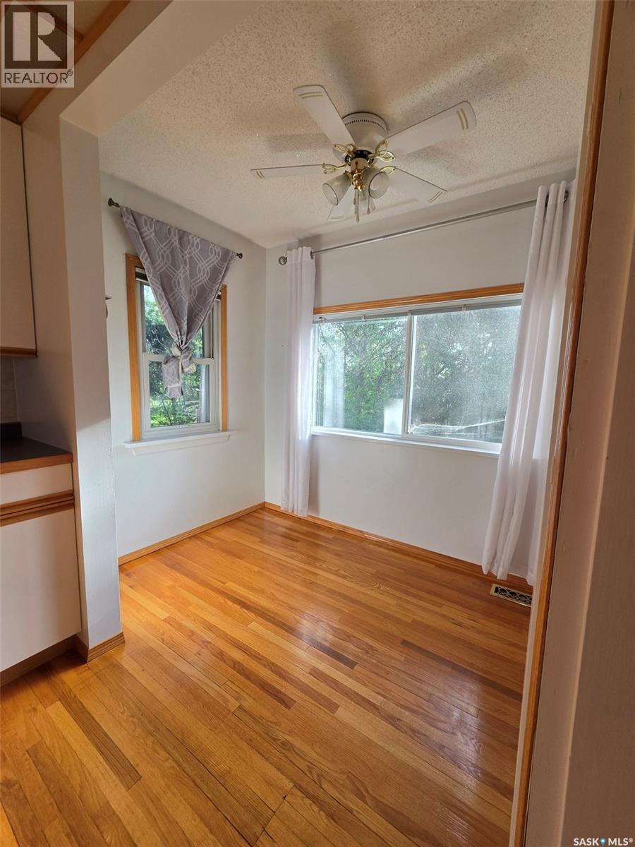 118 5Th Street W, Carlyle, SK - Indoor