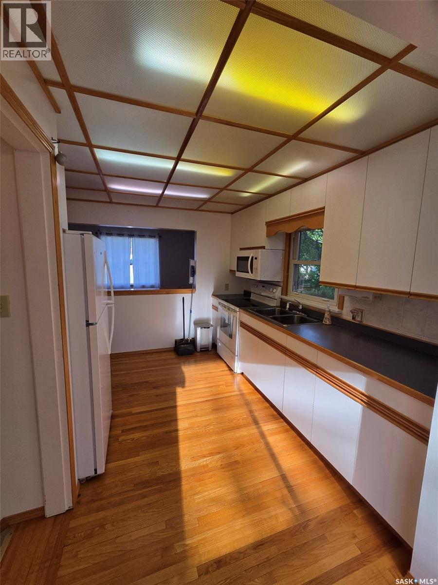 118 5Th Street W, Carlyle, SK - Indoor