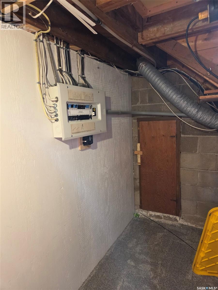 118 5Th Street W, Carlyle, SK - Indoor Photo Showing Basement