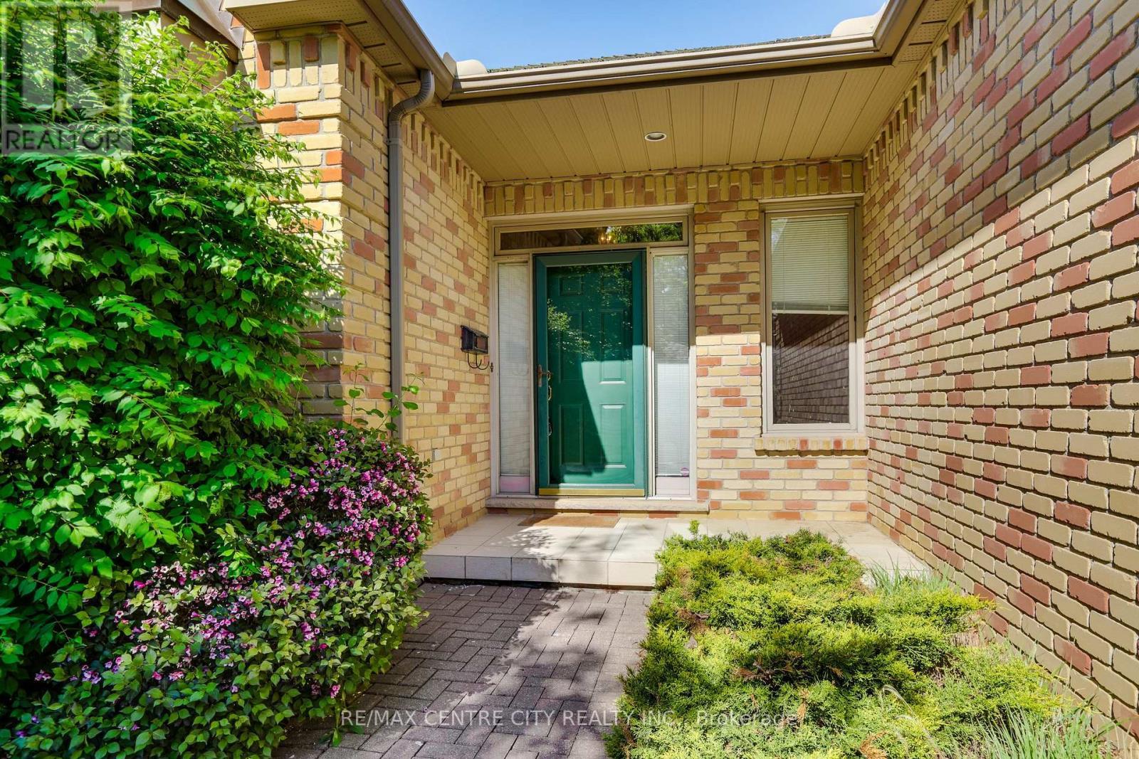 68 - 1040 Riverside Drive, London North (North Q), ON