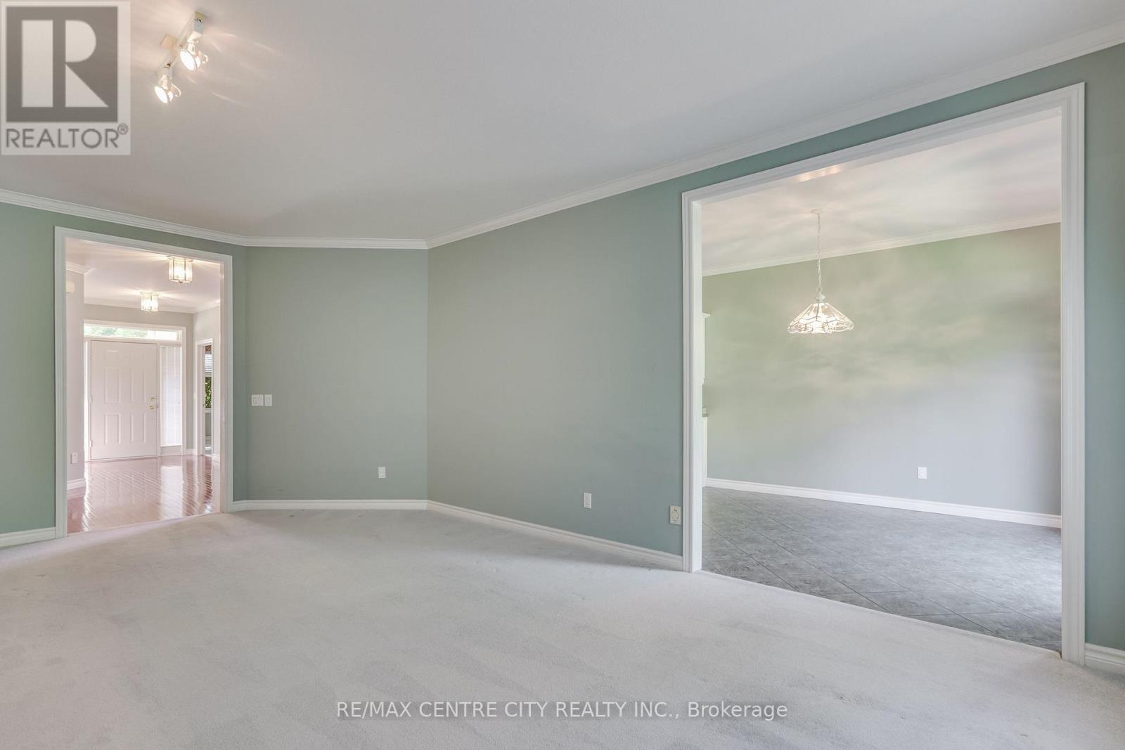 68 - 1040 Riverside Drive, London North (North Q), ON