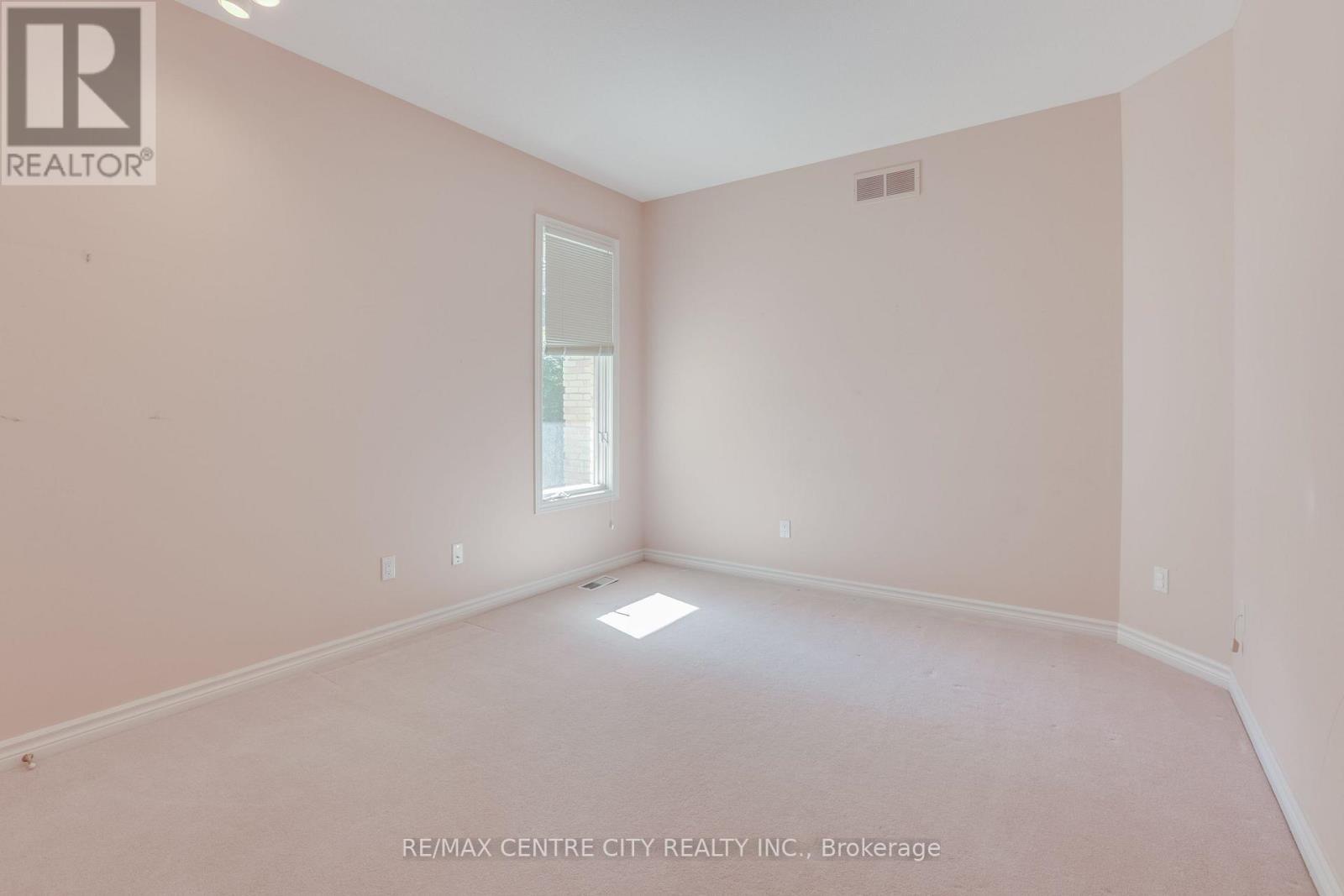 68 - 1040 Riverside Drive, London North (North Q), ON