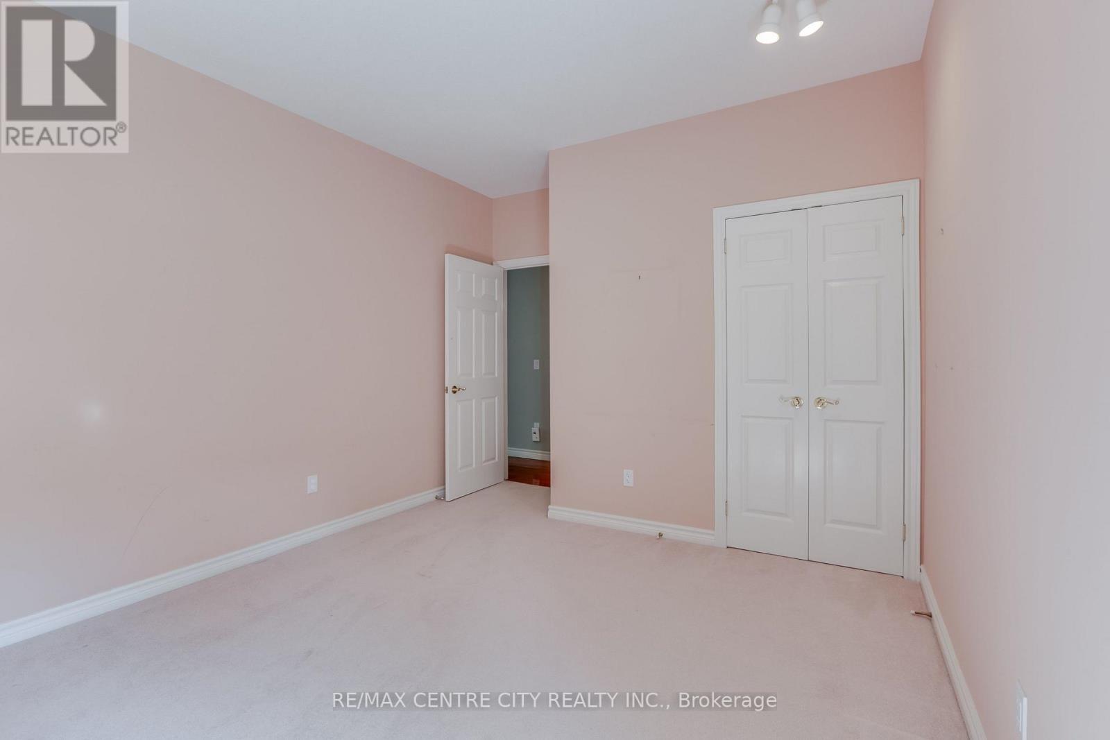 68 - 1040 Riverside Drive, London North (North Q), ON