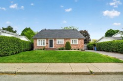 807 Rue D'Iberville Boucherville, QC J4B 5C9