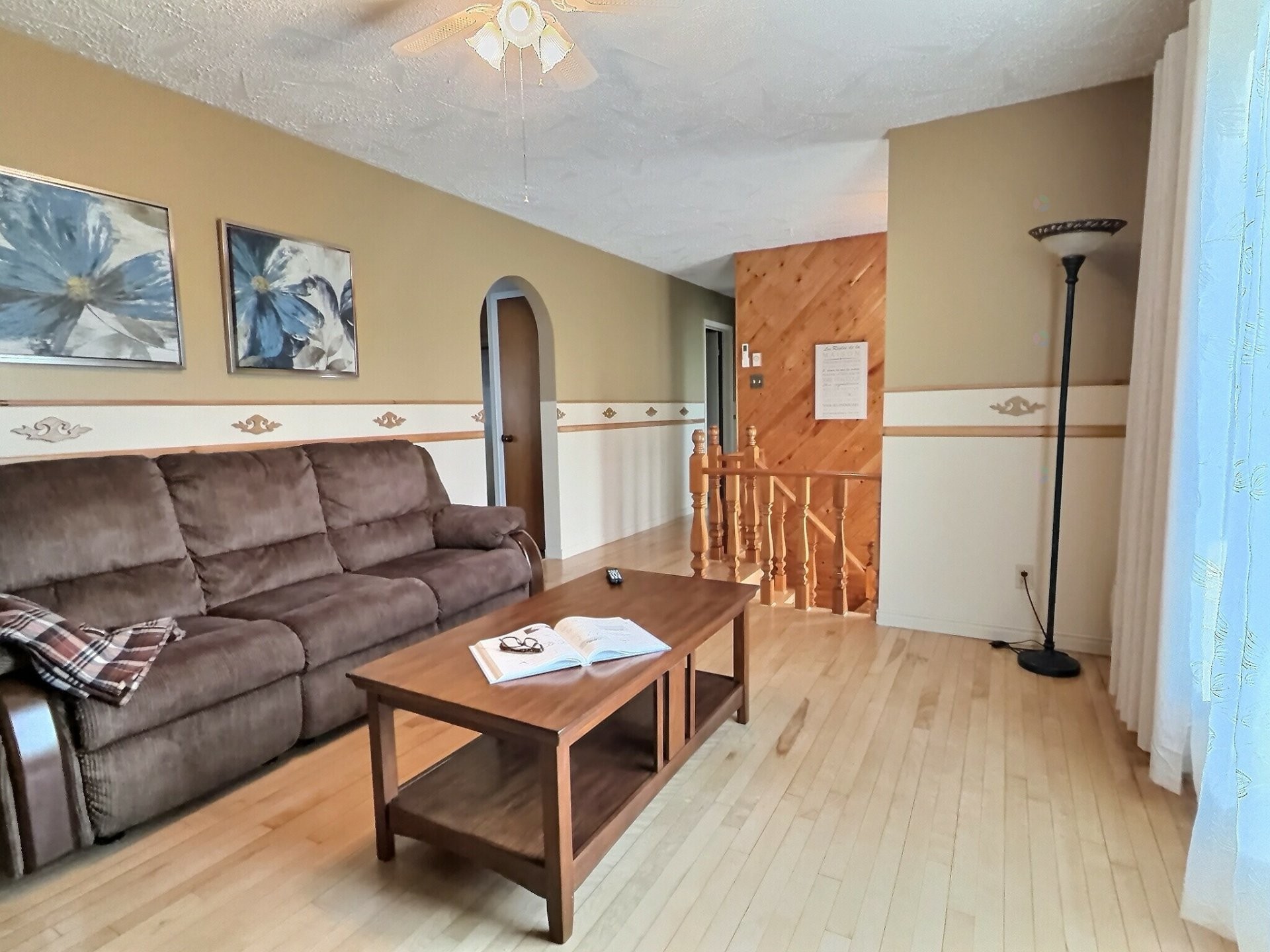 Salon - 4 Rue Caron, Ville-Marie, QC - Indoor Photo Showing Living Room
