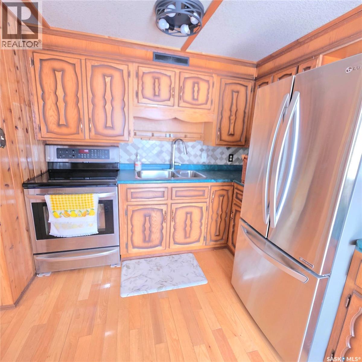 1 Walter Street, Candle Lake, SK - Indoor Photo Showing Kitchen With Double Sink