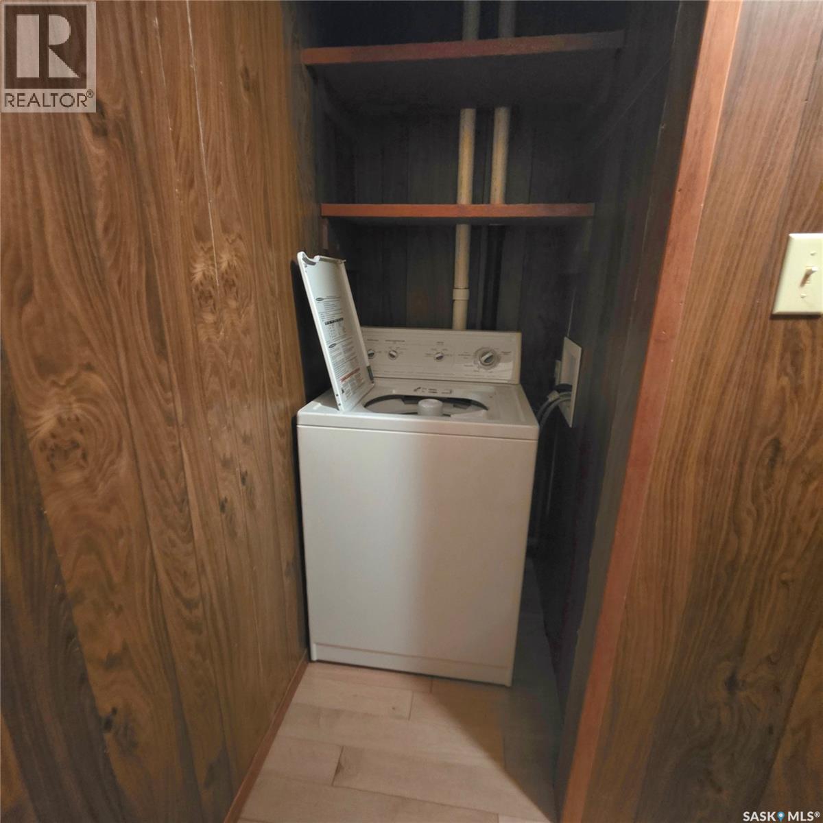 1 Walter Street, Candle Lake, SK - Indoor Photo Showing Laundry Room