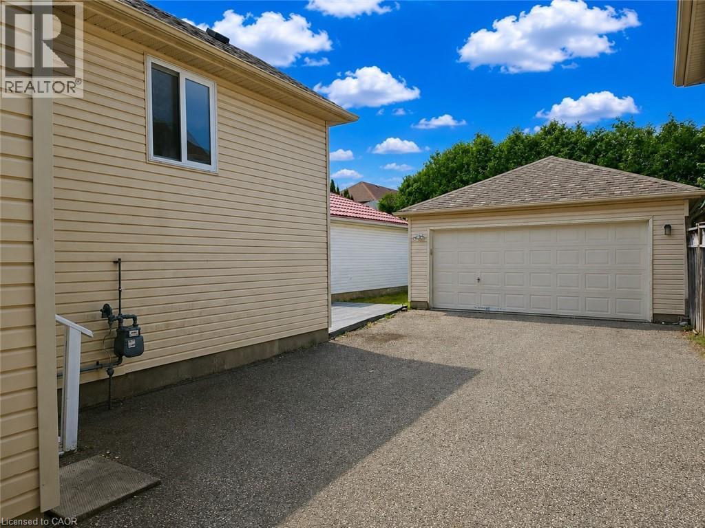 390 Wake Robin Crescent, Kitchener, ON - Outdoor With Exterior