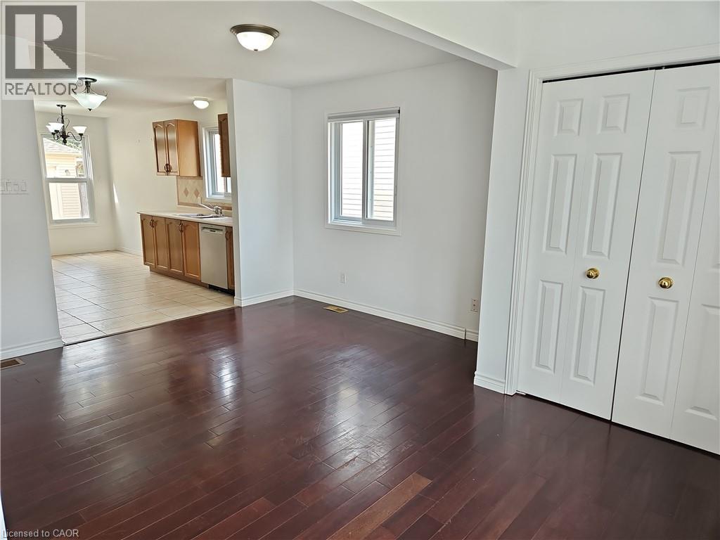390 Wake Robin Crescent, Kitchener, ON - Indoor Photo Showing Other Room