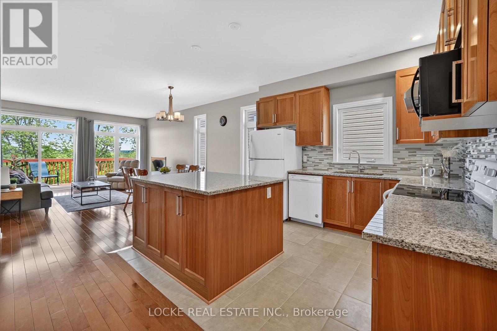 639 Baie-Des-Castors Street, Ottawa, ON - Indoor Photo Showing Kitchen