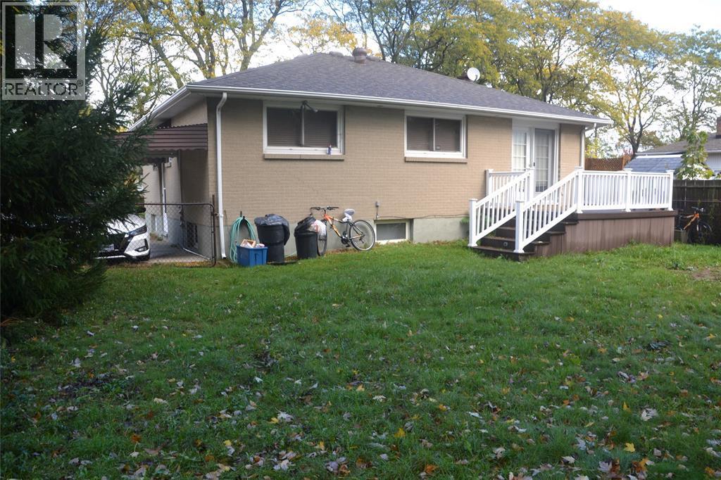 941 Oak Street, Sarnia, ON - Outdoor With Deck Patio Veranda