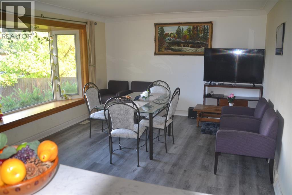 941 Oak Street, Sarnia, ON - Indoor
