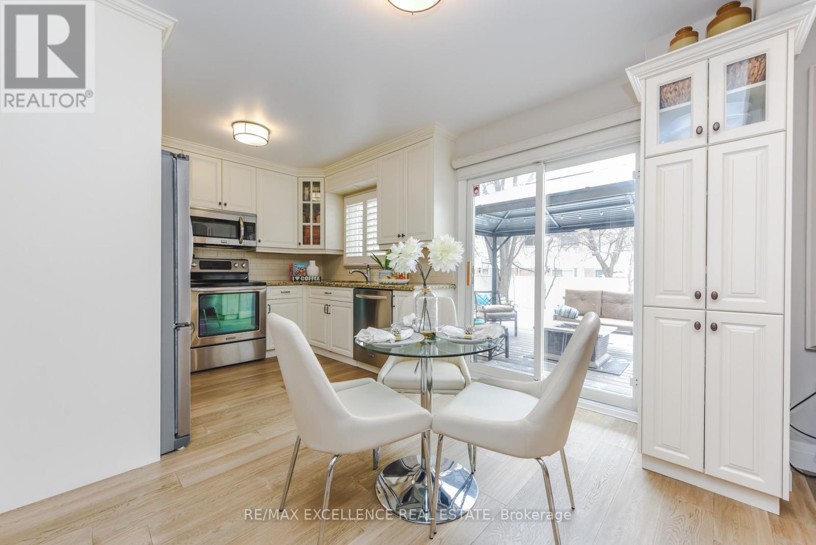 62 Atkins Circle, Brampton, ON - Indoor Photo Showing Dining Room