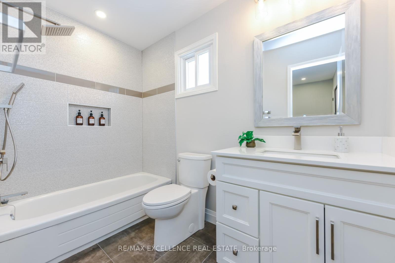 62 Atkins Circle, Brampton, ON - Indoor Photo Showing Bathroom
