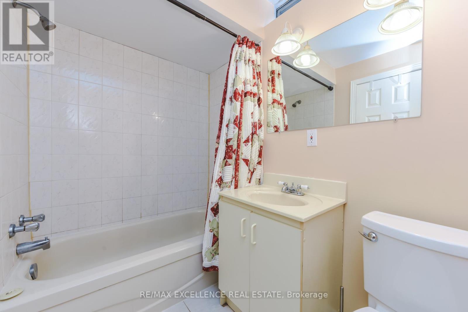62 Atkins Circle, Brampton, ON - Indoor Photo Showing Bathroom
