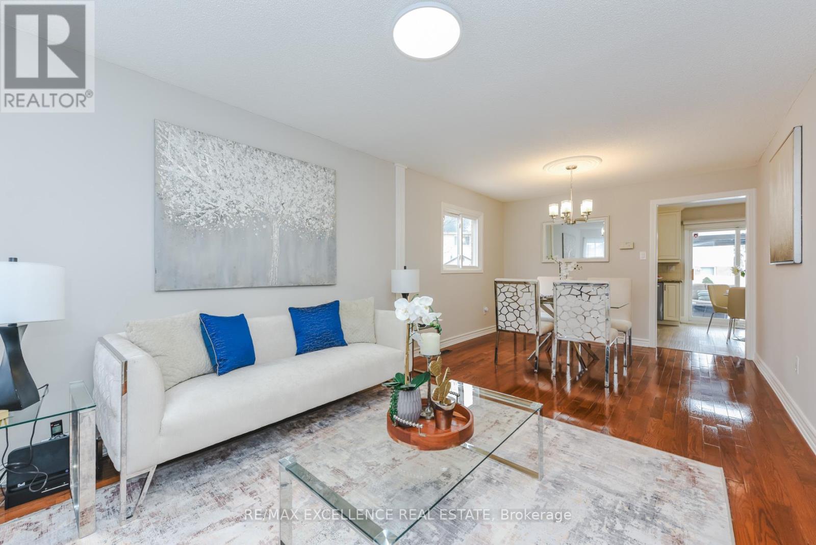 62 Atkins Circle, Brampton, ON - Indoor Photo Showing Living Room