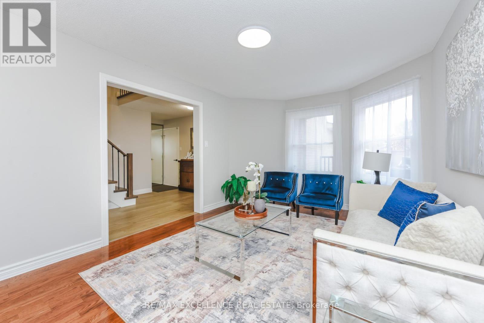 62 Atkins Circle, Brampton, ON - Indoor Photo Showing Living Room