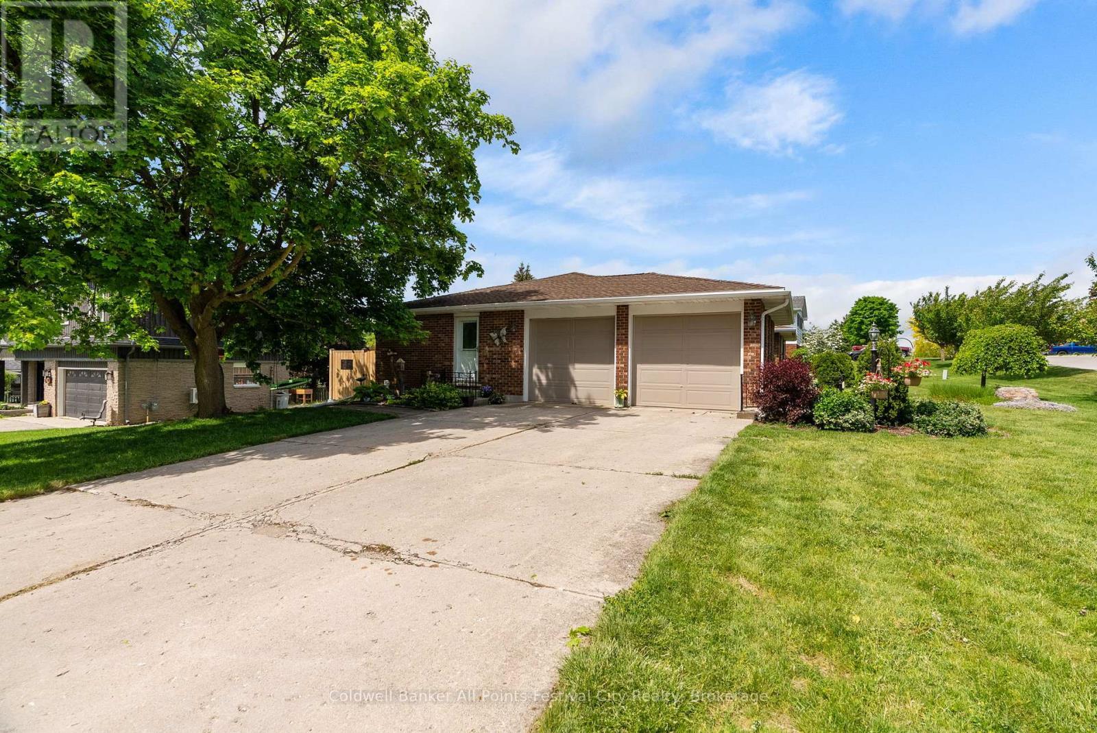 30 Mohawk Crescent, Central Huron (Clinton), ON - Outdoor