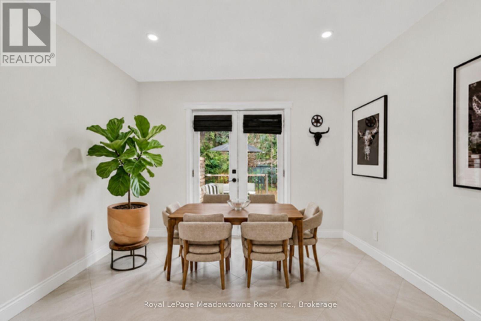216 Maplewood Avenue, Hamilton (Blakeley), ON - Indoor Photo Showing Dining Room
