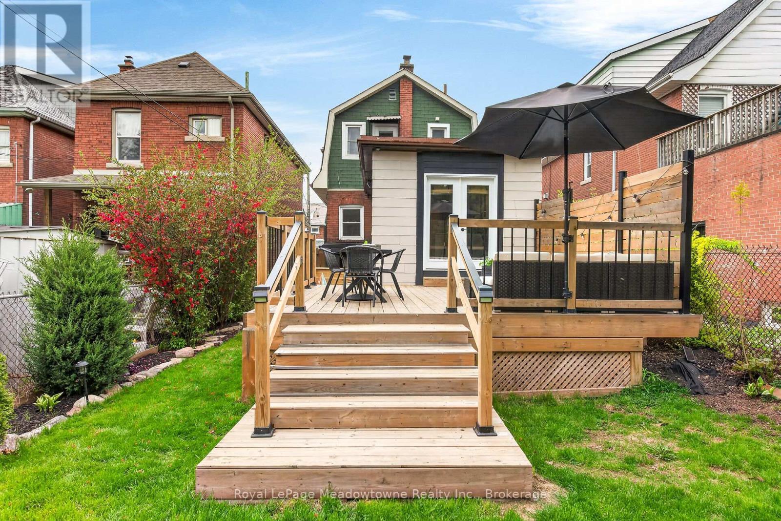 216 Maplewood Avenue, Hamilton (Blakeley), ON - Outdoor With Deck Patio Veranda