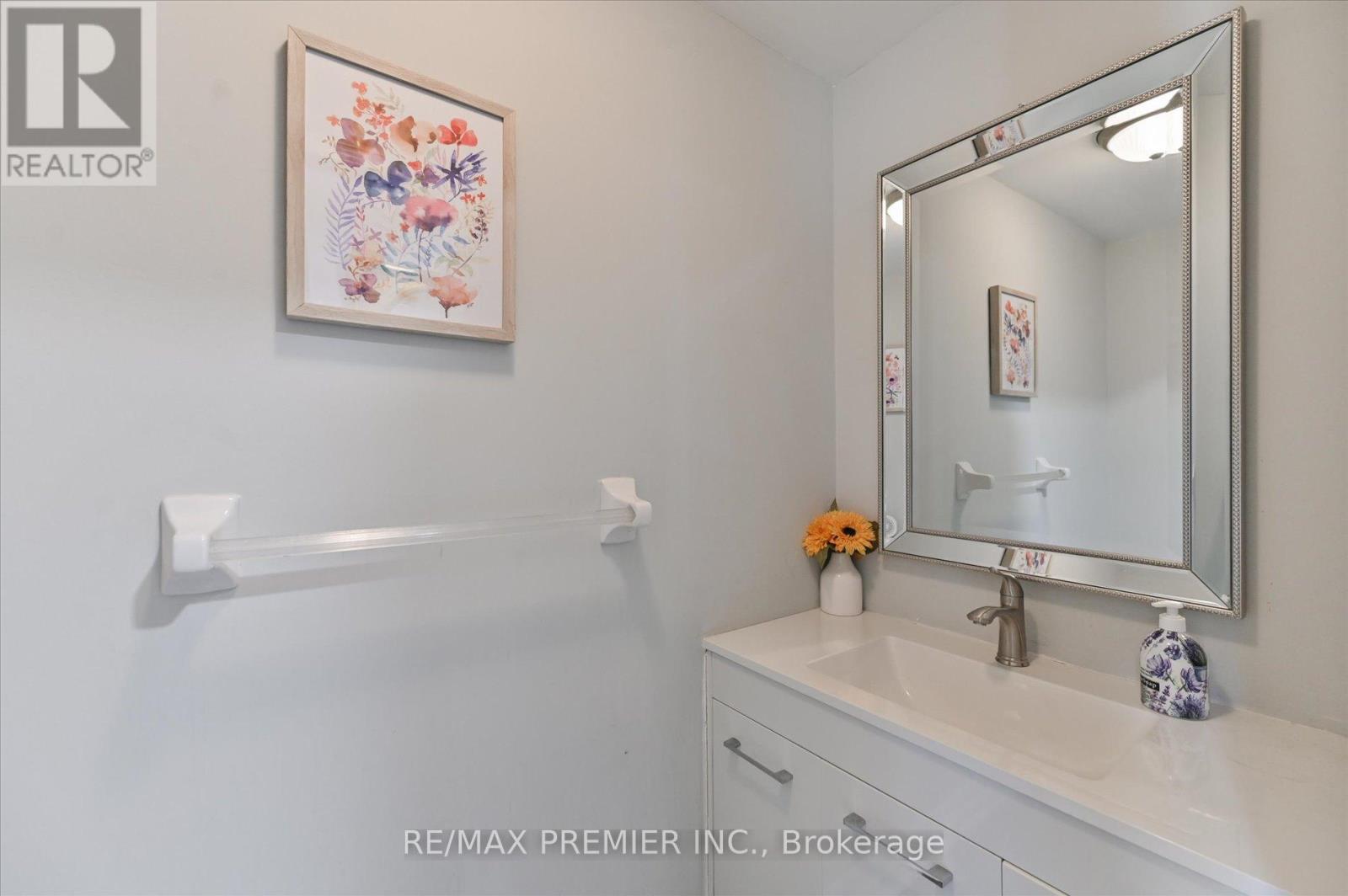 60 Tumbleweed Court, Vaughan, ON - Indoor Photo Showing Bathroom
