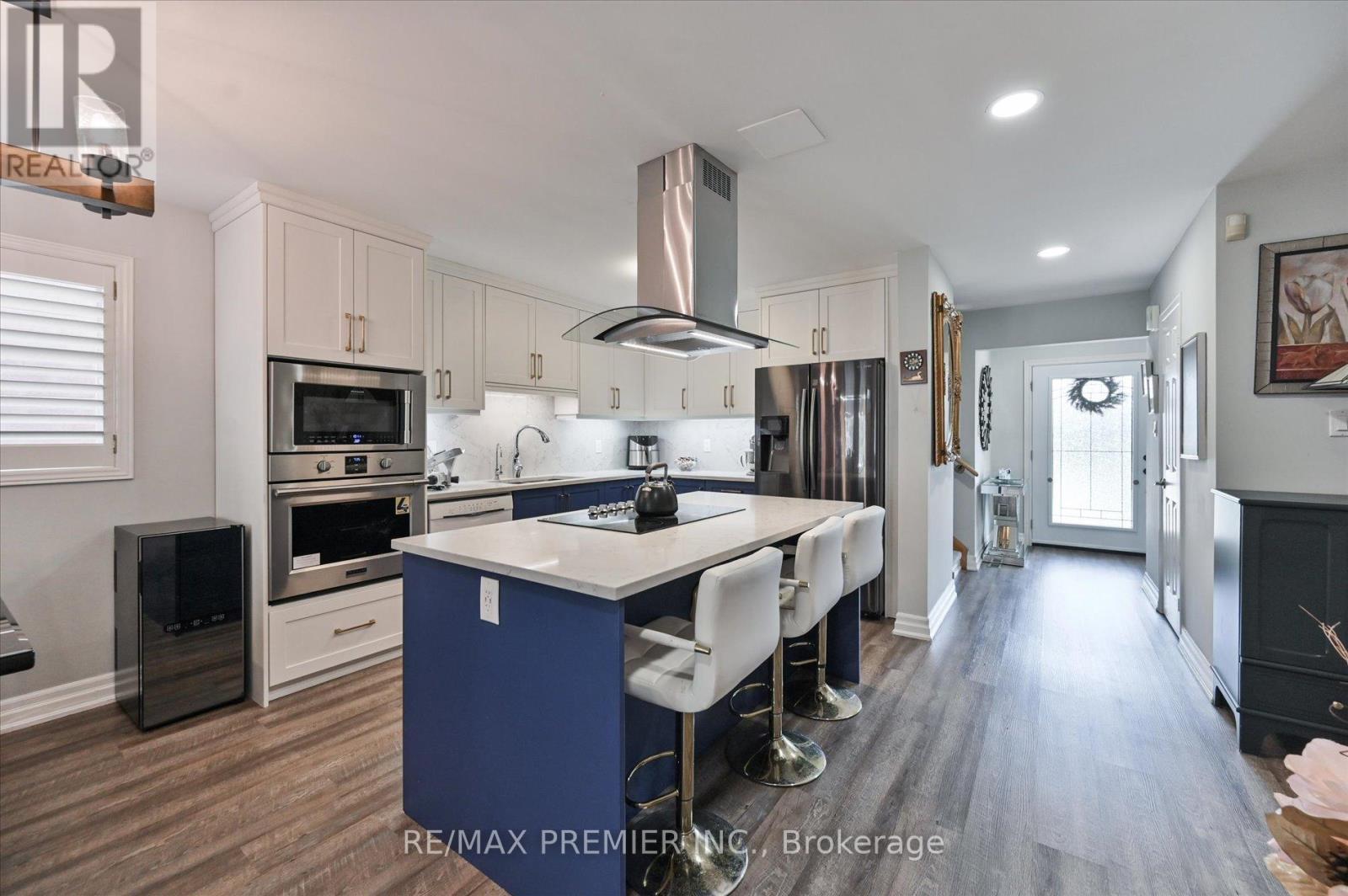 60 Tumbleweed Court, Vaughan, ON - Indoor Photo Showing Kitchen