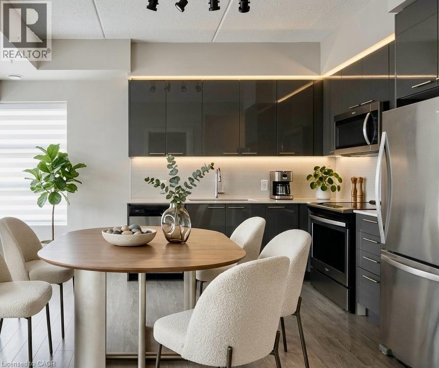 15 Prince Albert Boulevard Unit# 216, Kitchener, ON - Indoor Photo Showing Dining Room